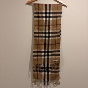 Amicable 100% Cashmere scarf